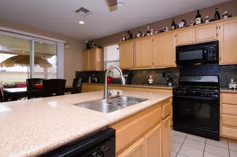44441 Byron, Lancaster, CA 93535 photo 23