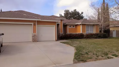 43243 Durango Ln, Lancaster, CA 93536 photo 2