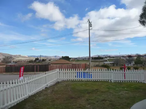 21591 San Gabriel Dr, Tehachapi, CA 93561 photo 4