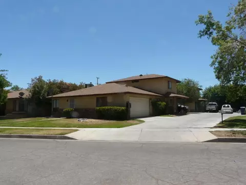 522 Lancaster Blvd E, Lancaster, CA 93535 photo 1
