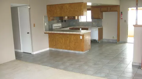 21240 Woodford Tehachapi Rd, Tehachapi, CA 93561 photo 3