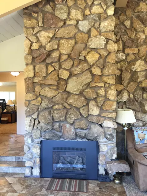 20253 Old Town Rd, Tehachapi, CA 93561 photo 4