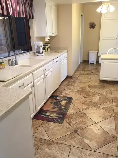 20253 Old Town Rd, Tehachapi, CA 93561 photo 3