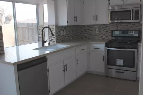 2319 Gregory Ave, Palmdale, CA 93550 photo 8