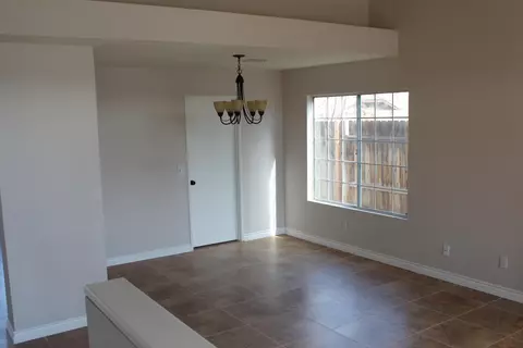 2319 Gregory Ave, Palmdale, CA 93550 photo 4