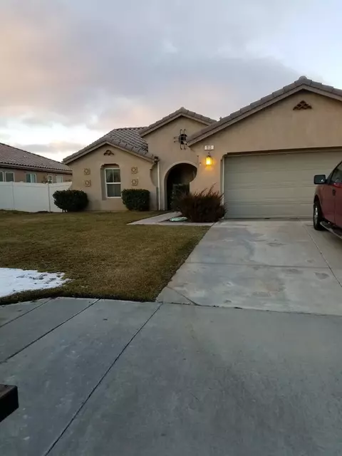 913 Valerie Ln, Tehachapi, CA 93561 photo 1