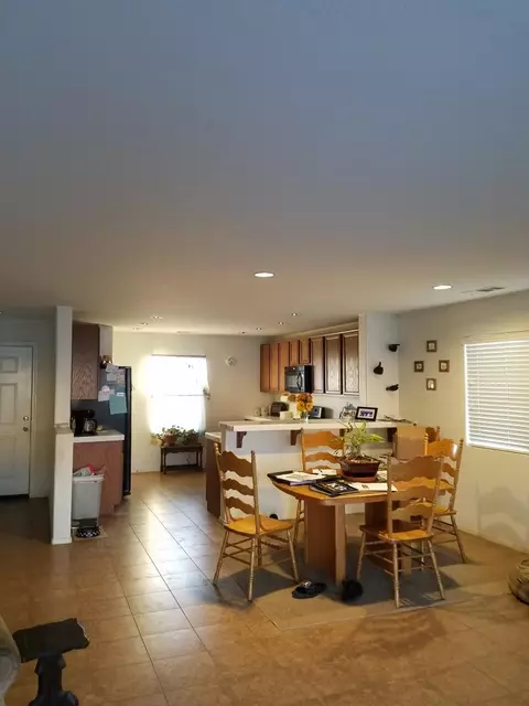913 Valerie Ln, Tehachapi, CA 93561 photo 4