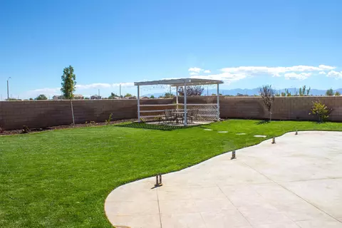 45664 Timothy Ct, Lancaster, CA 93535 photo 4