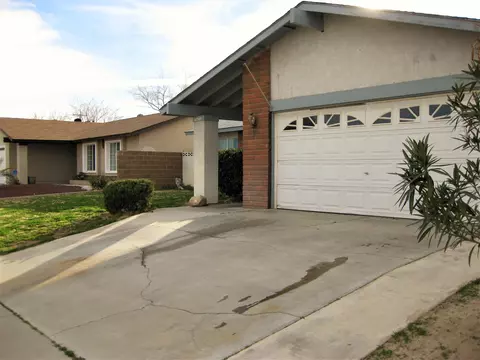 37317 51st St E, Palmdale, CA 93552 photo 4