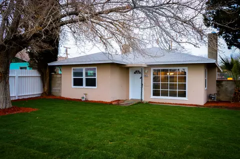44315 Beech Ave, Lancaster, CA 93534 photo 2