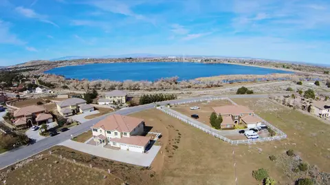 36540 Edgewater Rd, Palmdale, CA 93550 photo 2