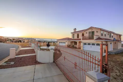 547 Heritage, Palmdale, CA 93550 photo 1