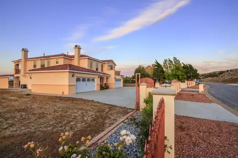 547 Heritage, Palmdale, CA 93550 photo 2