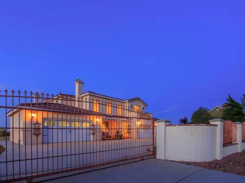 547 Heritage, Palmdale, CA 93550 photo 4