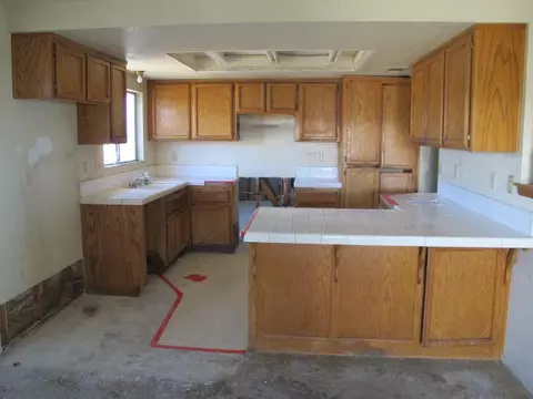 11576 Montara Rd, Phelan, CA 92371 photo 15