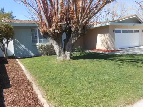 44525 Tabler St, Lancaster, CA 93535 photo 2