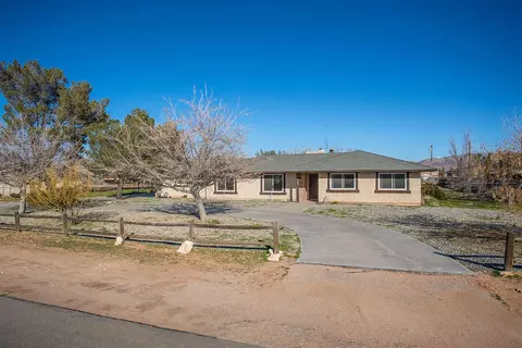 15435 Erie Rd, Apple Valley, CA 92307 photo 1