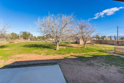 15435 Erie Rd, Apple Valley, CA 92307 photo 16