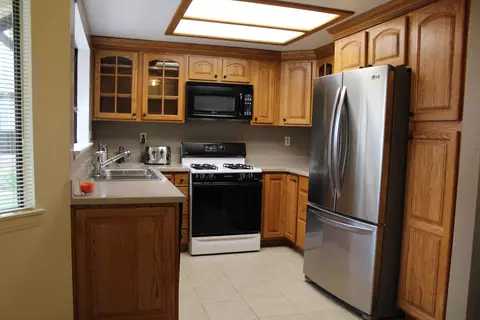 3140 Softwood Ct, Lancaster, CA 93536 photo 8