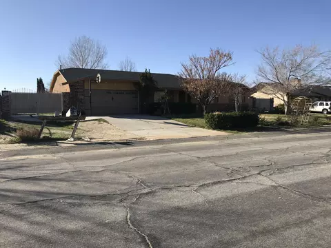 40521 Fieldspring, Lancaster, CA 93535 photo 2