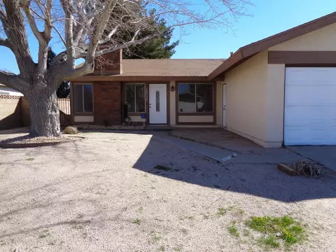 44036 Gingham Ave, Lancaster, CA 93535 photo 2