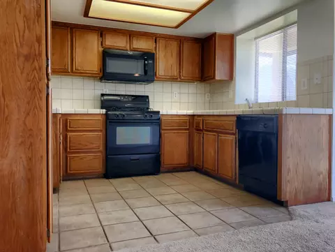 45841 Picadilly St, Lancaster, CA 93534 photo 6