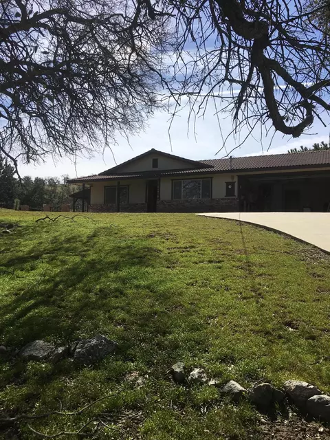 19111 Mustang Dr, Tehachapi, CA 93561 photo 1