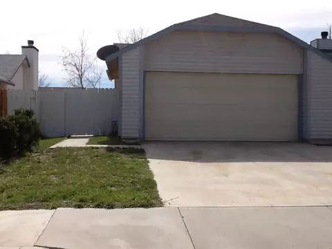 744 Trixis Ave, Lancaster, CA 93534 photo 4