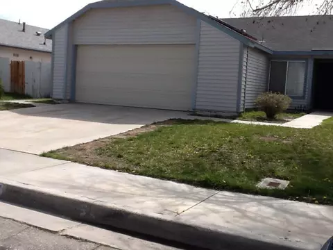 744 Trixis Ave, Lancaster, CA 93534 photo 2