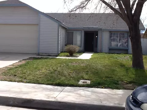 744 Trixis Ave, Lancaster, CA 93534 photo 1
