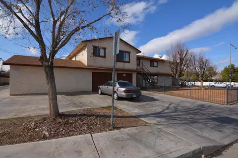 240 Lancaster Blvd E, Lancaster, CA 93535 photo 3
