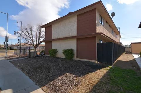 240 Lancaster Blvd E, Lancaster, CA 93535 photo 5