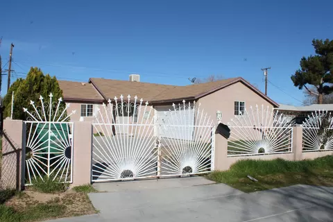 37841 11th St E, Palmdale, CA 93550 photo 1