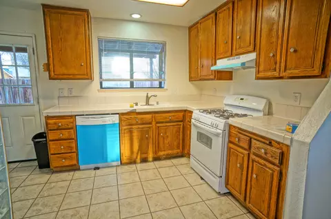 37527 48th St E, Palmdale, CA 93552 photo 8