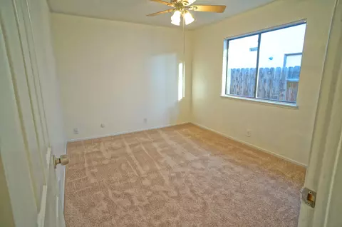 37527 48th St E, Palmdale, CA 93552 photo 13