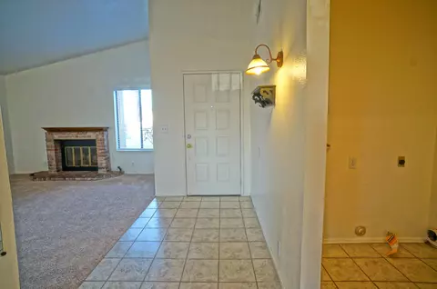37527 48th St E, Palmdale, CA 93552 photo 4