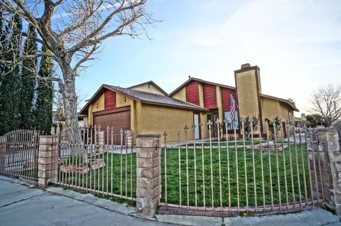 37527 48th St E, Palmdale, CA 93552 photo 2
