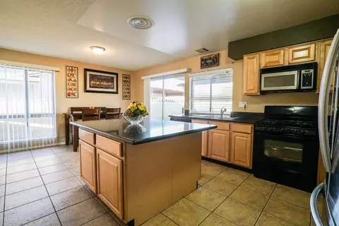37648 27th St E, Palmdale, CA 93550 photo 10