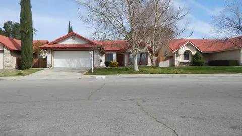 43152 11th St E, Lancaster, CA 93535 photo 2