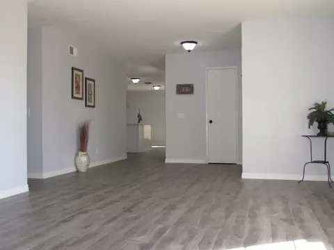37642 27th St E, Palmdale, CA 93550 photo 2
