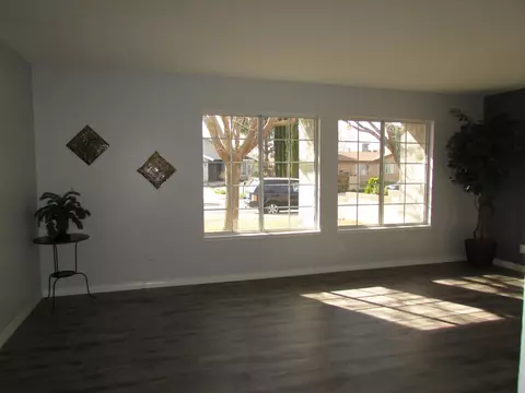 37642 27th St E, Palmdale, CA 93550 photo 4