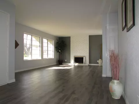 37642 27th St E, Palmdale, CA 93550 photo 3