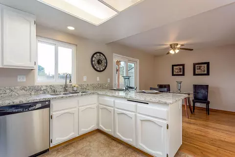 45105 Biscay Ave, Lancaster, CA 93535 photo 6