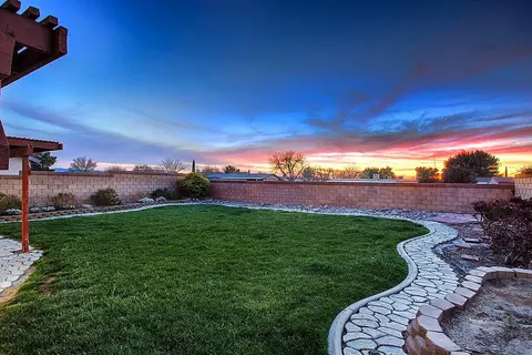 45105 Biscay Ave, Lancaster, CA 93535 photo 3