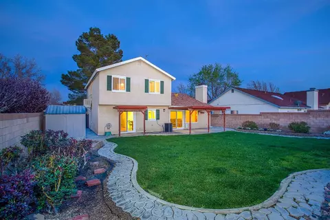 45105 Biscay Ave, Lancaster, CA 93535 photo 2