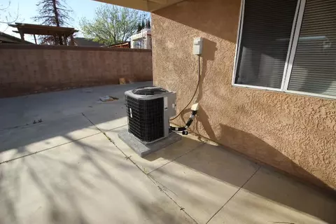 1304 Lightcap St, Lancaster, CA 93535 photo 27