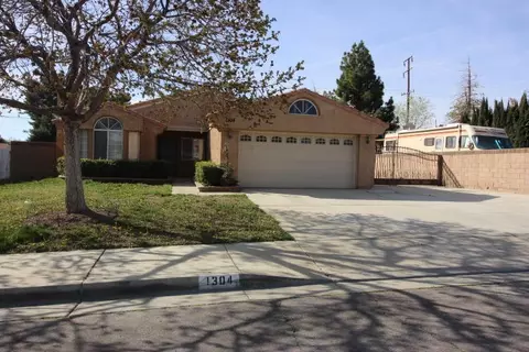 1304 Lightcap St, Lancaster, CA 93535 photo 1