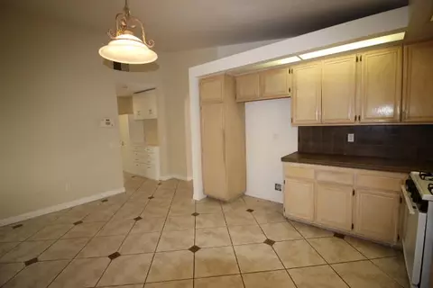 1304 Lightcap St, Lancaster, CA 93535 photo 10