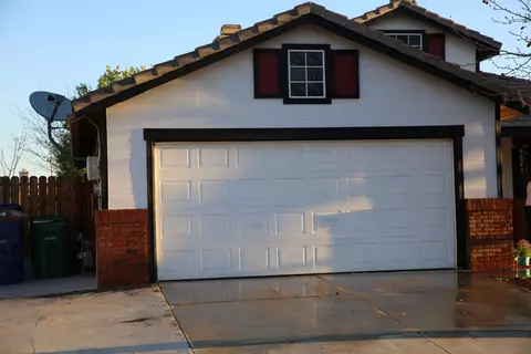 3049 Kaylyn St, Lancaster, CA 93535 photo 2