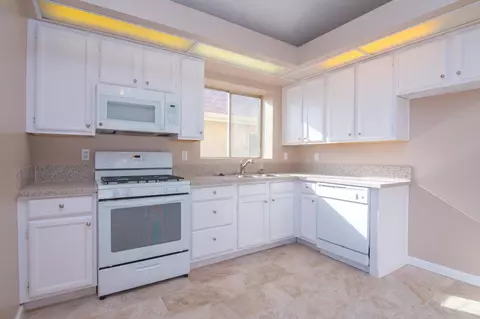 5226 Sunburst Dr, Palmdale, CA 93552 photo 11